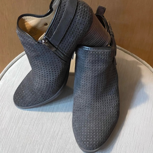 Franco Sarto Booties 💕 - Picture 2 of 5